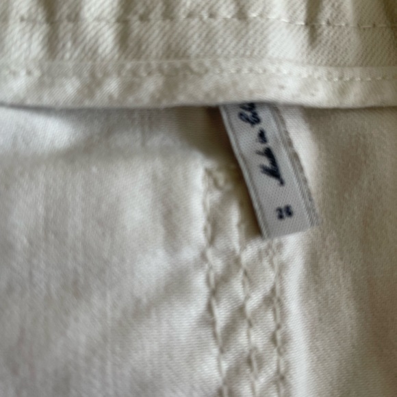 White denim short skirt. - Picture 7 of 7